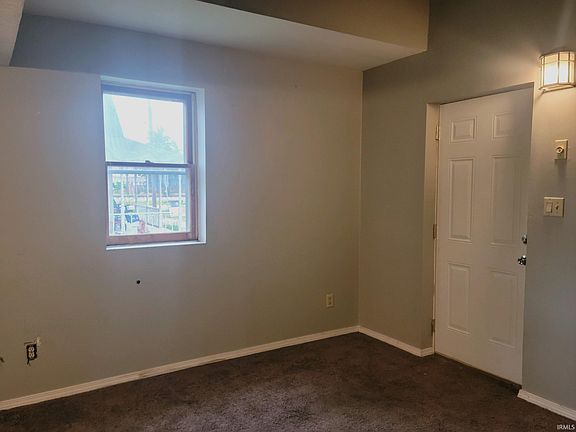 3rd image of 642 Meyer St