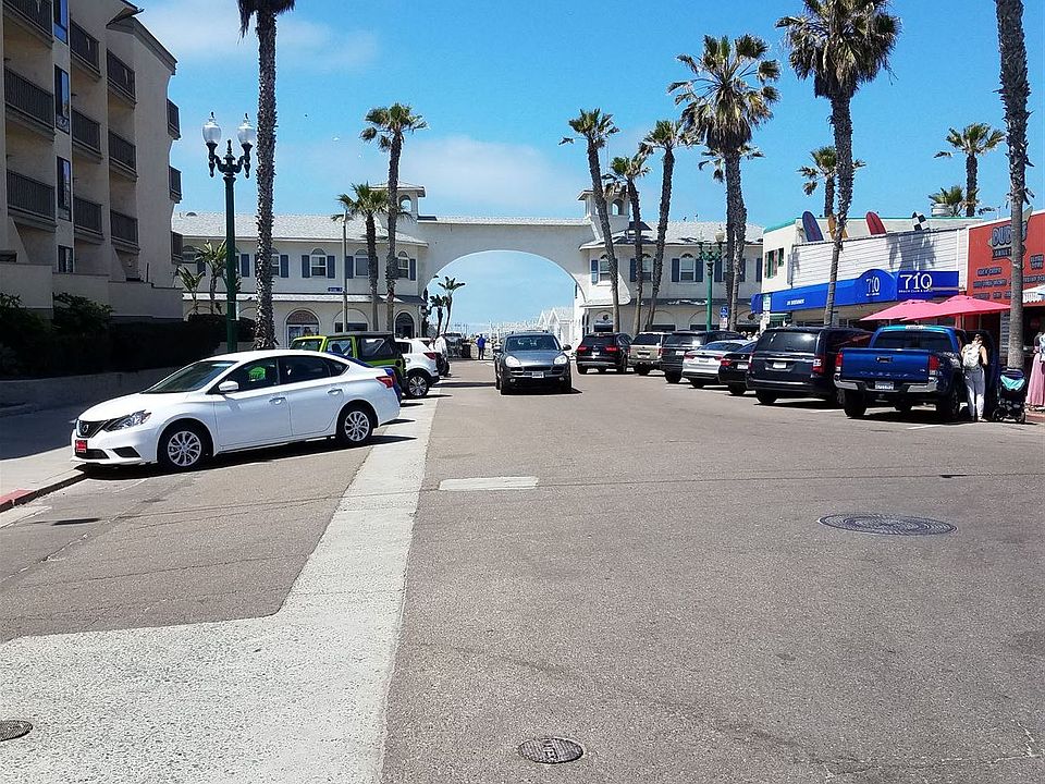 Only blocks to the famous Crystal Pier