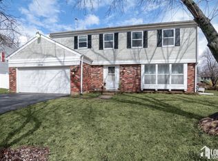 2292 Pontiac Cir, Naperville, IL 60565