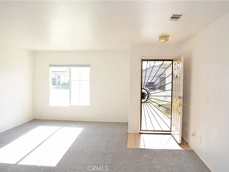 1610 Stoneside Dr — Photo 2