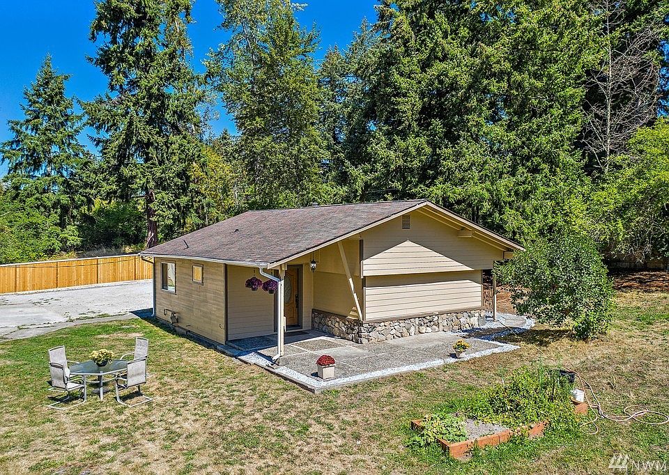 1st image of 36123 32nd Ave S