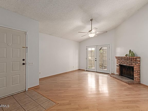 4th image of 2512 W KNOWLES Avenue