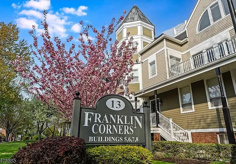 13 Franklin Pl #13-13-6D