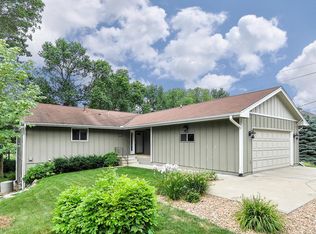 5149 Woodland Rd, Mound, MN 55364