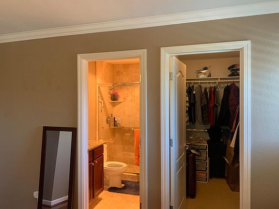 4th image of 1020 Yarwood Ct
