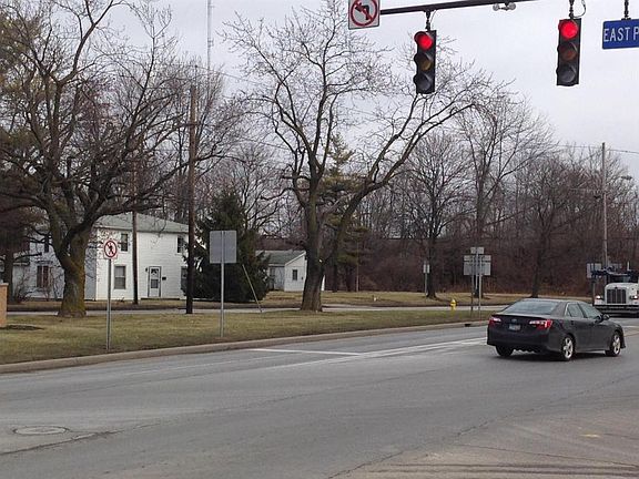 5th image of 457 E Central Ave