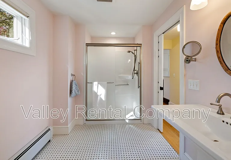 61 Woodlawn Ave — Photo 12
