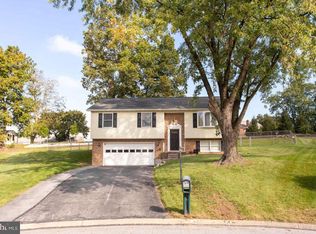 47 Collins Cir, Hanover, PA 17331