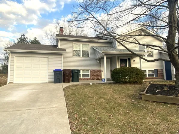 304 Della Dr, Saint Peters, MO 63376