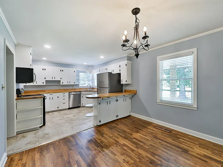 525 McClain Rd — Photo 3