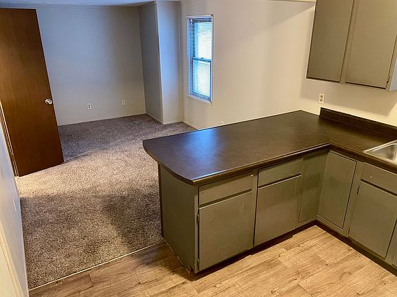 5th image of 607 W Capitol Ave #4