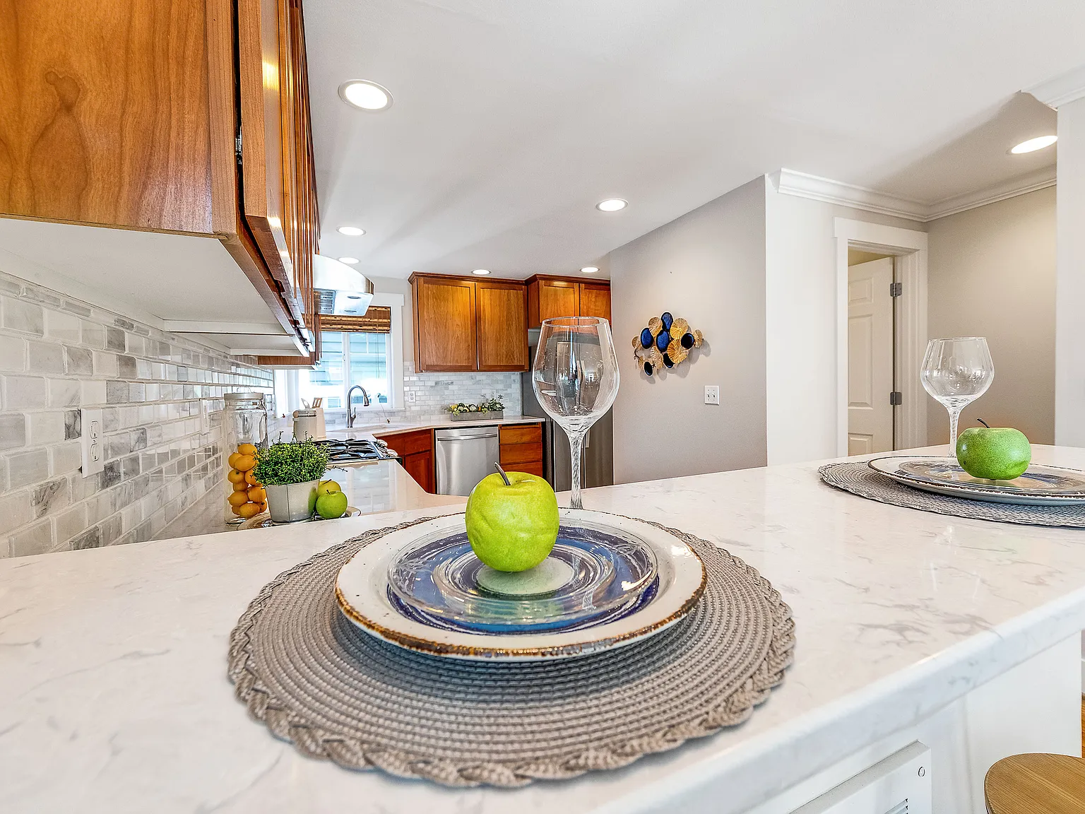 3 bed, 2.5 bath, 1380 sqft, $4,150 — Photo 4