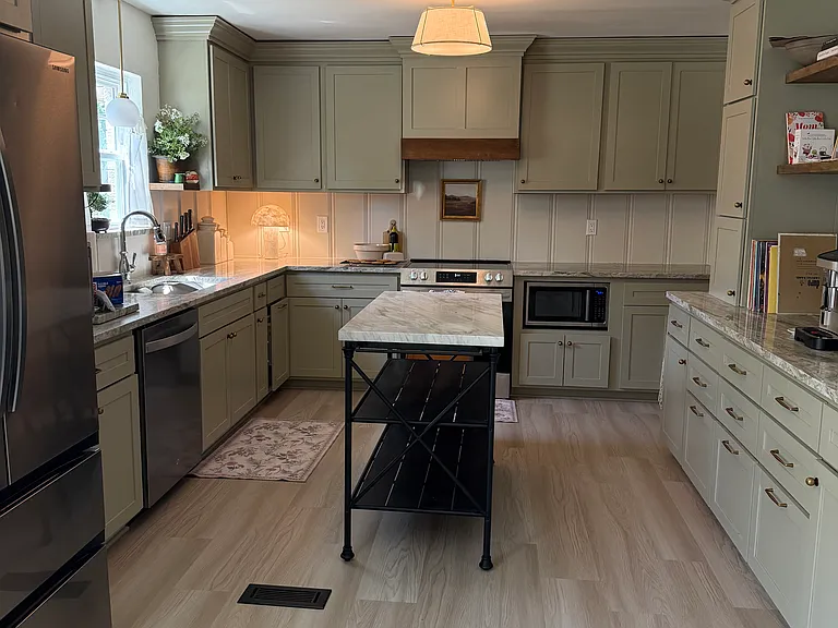 3201 N Mueller Ave — Photo 1