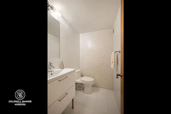 Sold by Coldwell Banker Warburg | media 25