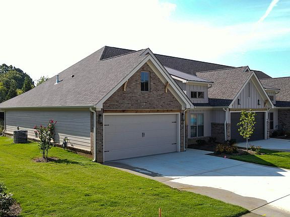 5th image of 136 Arthur Ln NW