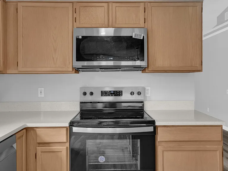 3521 Moss Pointe Pl — Photo 31