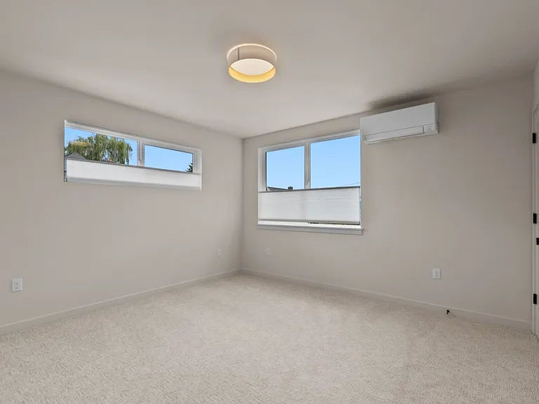2509 N 42nd St — Photo 14