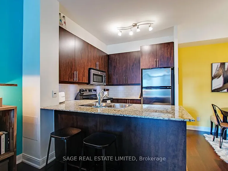 88 Broadway Ave #202 — Photo 8