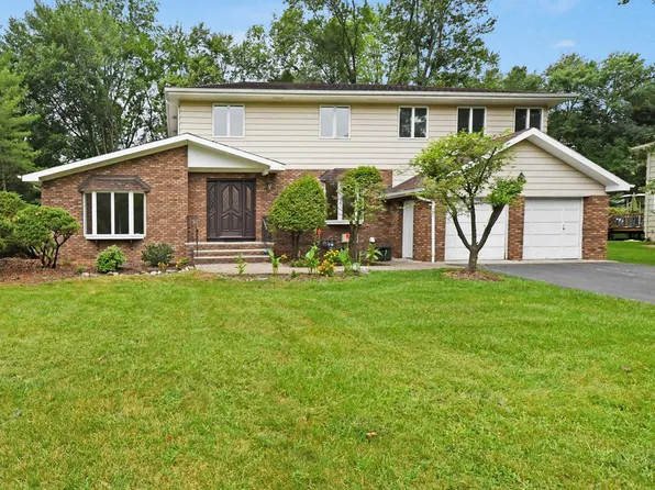 22 Gloria Dr, Allendale, NJ 07401