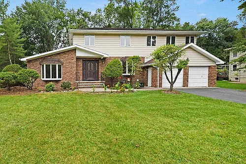 22 Gloria Dr Photo 1