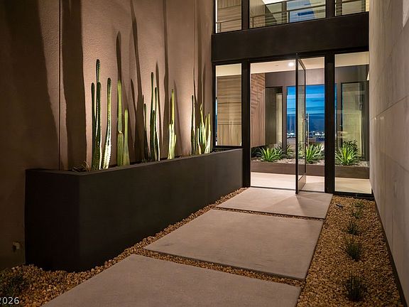 5th image of 12 Chisel Crest Ct