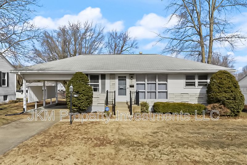 1st image of 135 Saint Maurice Ln