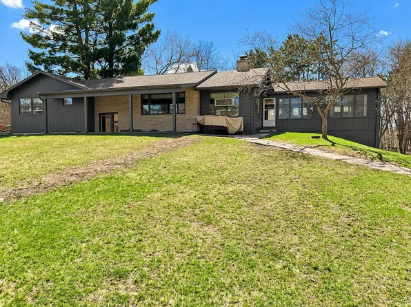 218 High St, Waupaca, WI 54981