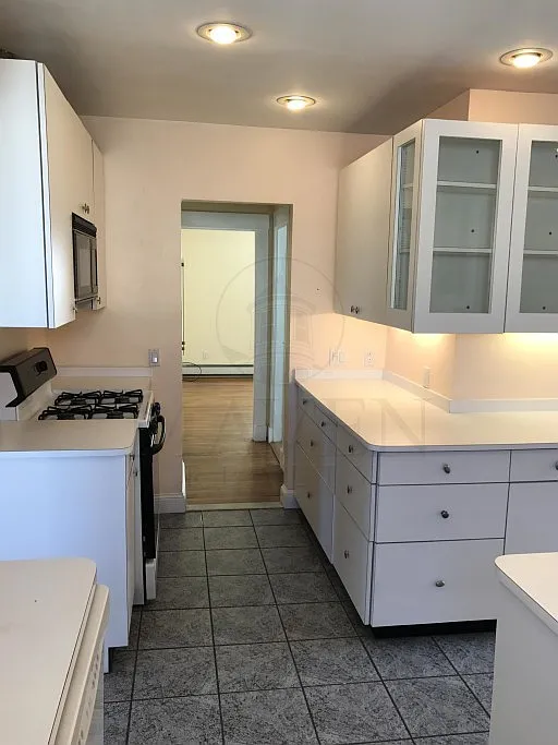 4 bed, 1200 sqft, $4,600 — Photo 3
