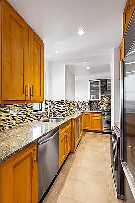 5th image of 301 E 48th St #15/16H