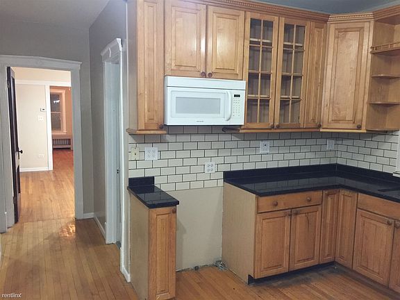 2nd image of 5235 W Montrose Ave #1