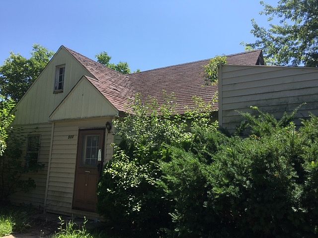 1st image of 511 Woodmoor Dr
