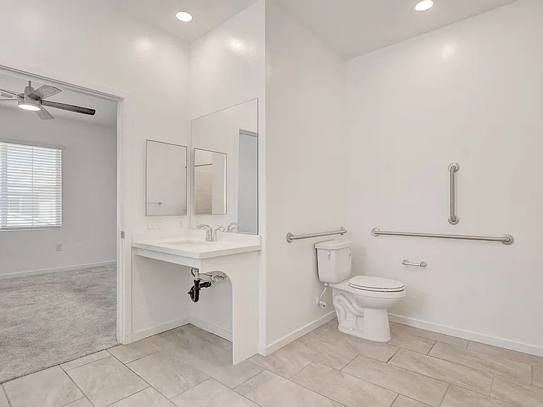 5730 Sky Pointe Dr #190 — Photo 36