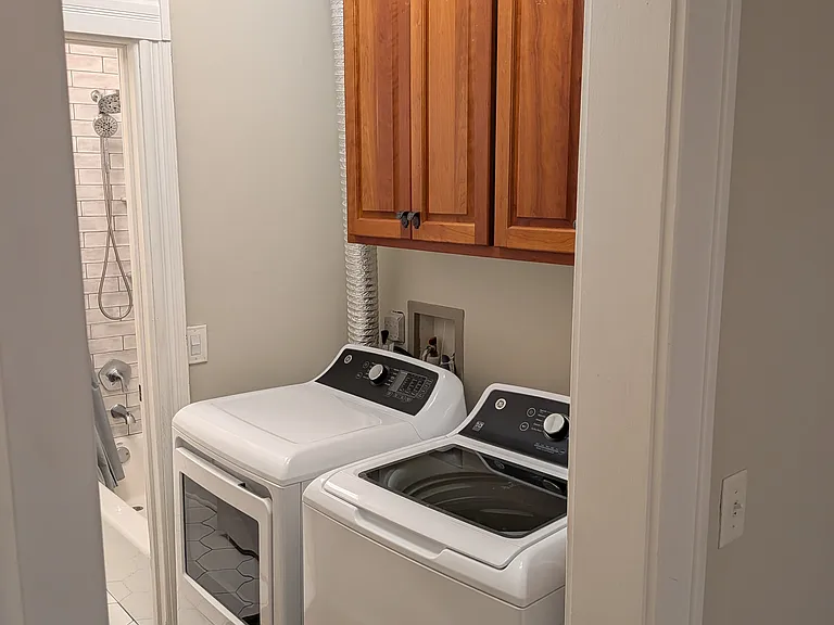2300 Girard Ave S #102 — Photo 11