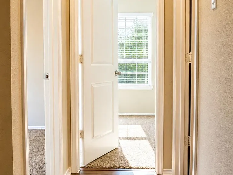 21422 Chester Cliff Ln — Photo 6