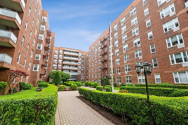 Rented by Dwell Residential Inc | media 11