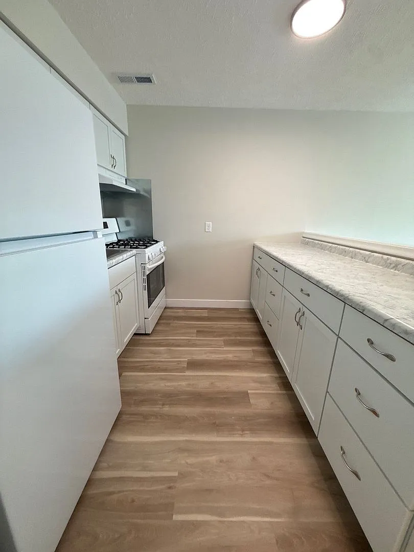 5703 S 14 (Omaha,NE) — Photo 4
