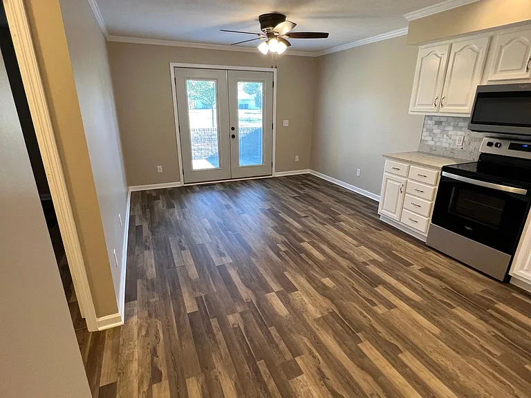 638 Eugene Ct — Photo 19