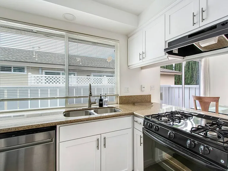 405 Nobel Ave #C — Photo 7