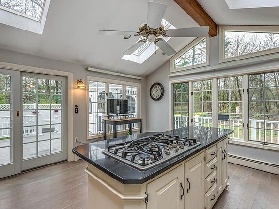 5th image of 23 Magna Vista Cir