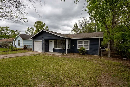 4710 El Paso St Photo 1