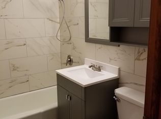 6756 W 87th St APT 1W, Burbank, IL 60459