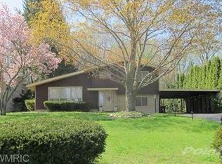 6870 Curtis Dr, Coloma, MI 49038