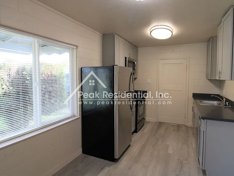 4801 Valletta Way — Photo 4