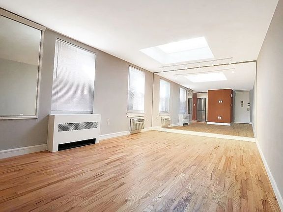 3rd image of 151 E 20th St APT 5G