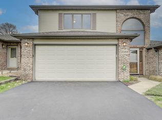 2344 Deerpath Dr W, Schererville, IN 46375