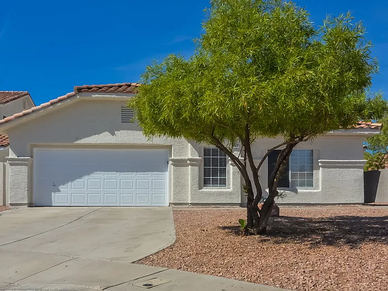 698 Senator Ct — Photo 1