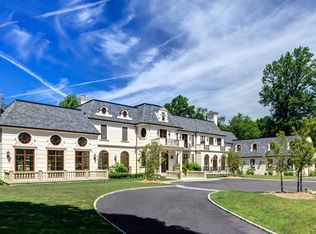 5 Longwood Rd, Sands Point, NY 11050