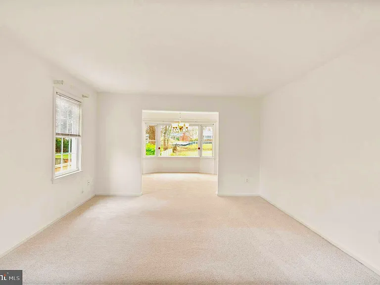 7109 Davis Ct — Photo 9