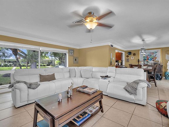 5th image of 245 Calle Grande Dr