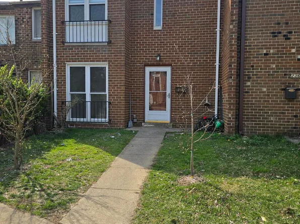 238 N Stevenson Sq, Alexandria, VA 22304